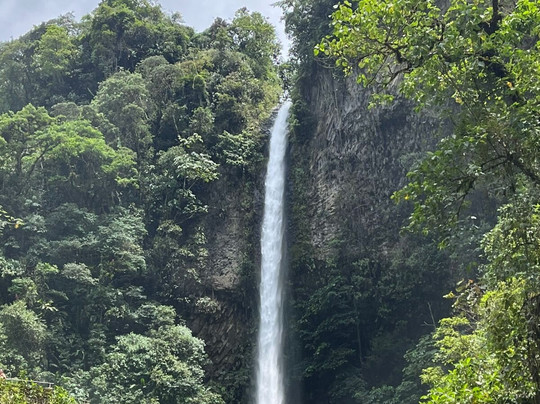 Condor Machay Cascadas-皮钦查省 圣安东尼奥镇必去景点