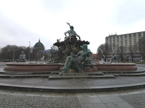 Neptunbrunnen-柏林必去景点