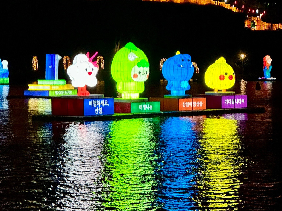 Jinju Namgang Yudeung Festival-晋州市必去景点