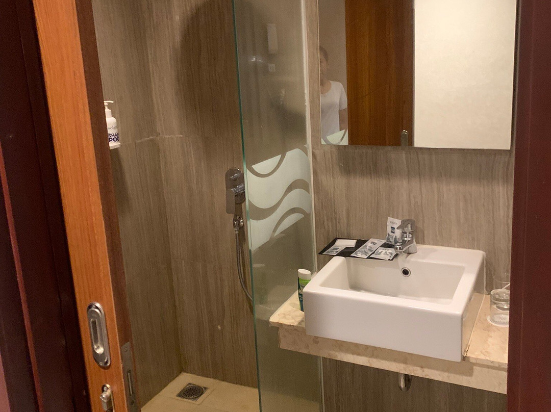 索拉斯玛琅酒店主图