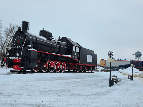 Monument Requiem Locomotive-Gryazi必去景点