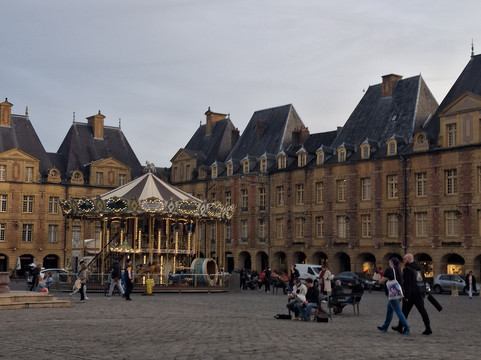 Place Ducale-沙勒维尔梅济耶尔必去景点