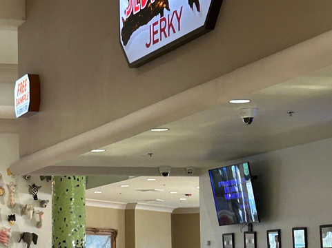 Eddie World-Yermo必去景点