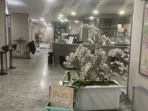 里沃利酒店主图