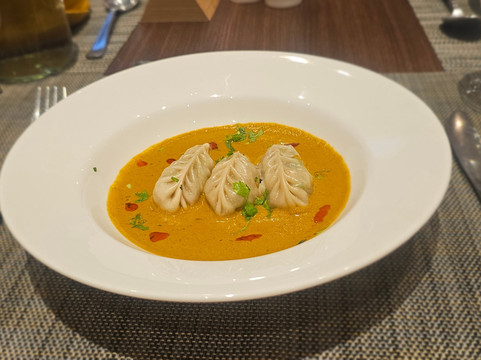 苏拉特·Regenta世界酒店主图