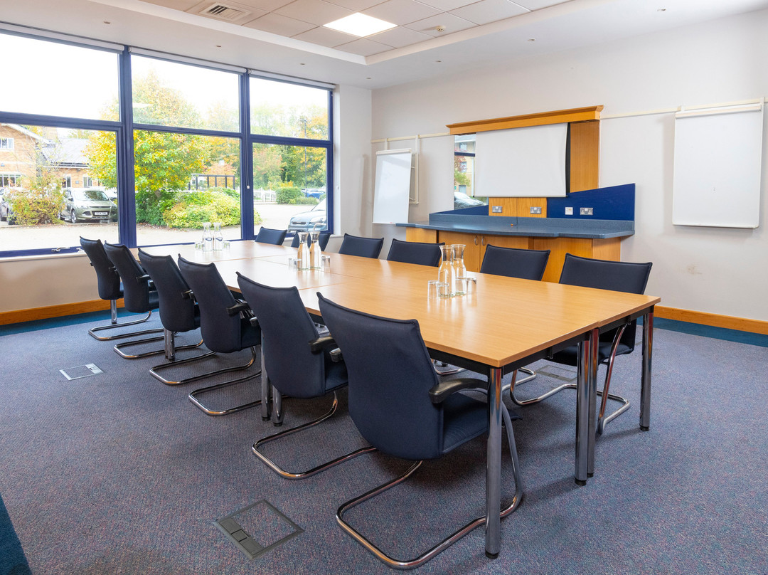 米尔顿凯恩斯智选假日酒店主图