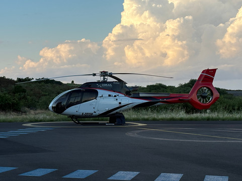 Corail Helicopteres-留尼旺圣皮耶必去景点