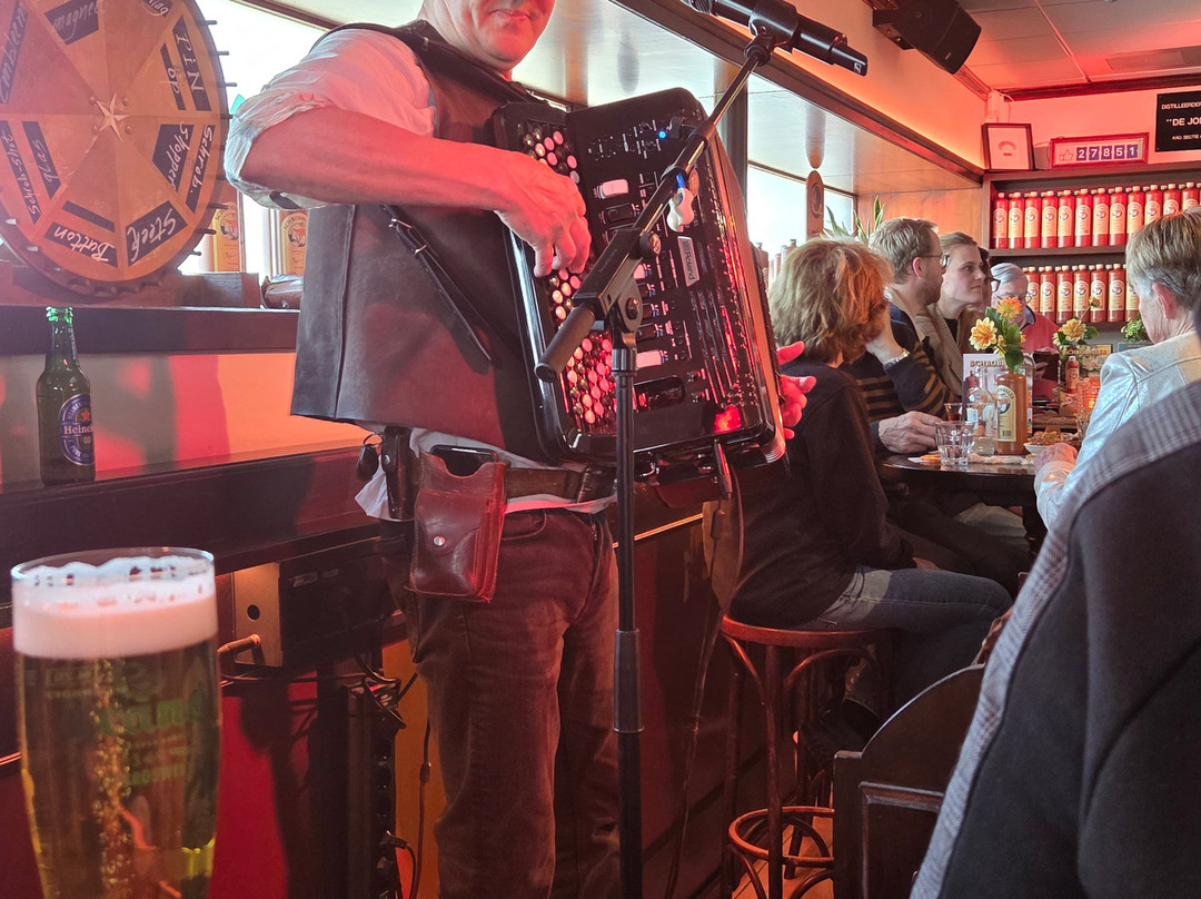 Schrobbelèr-蒂尔堡必去景点