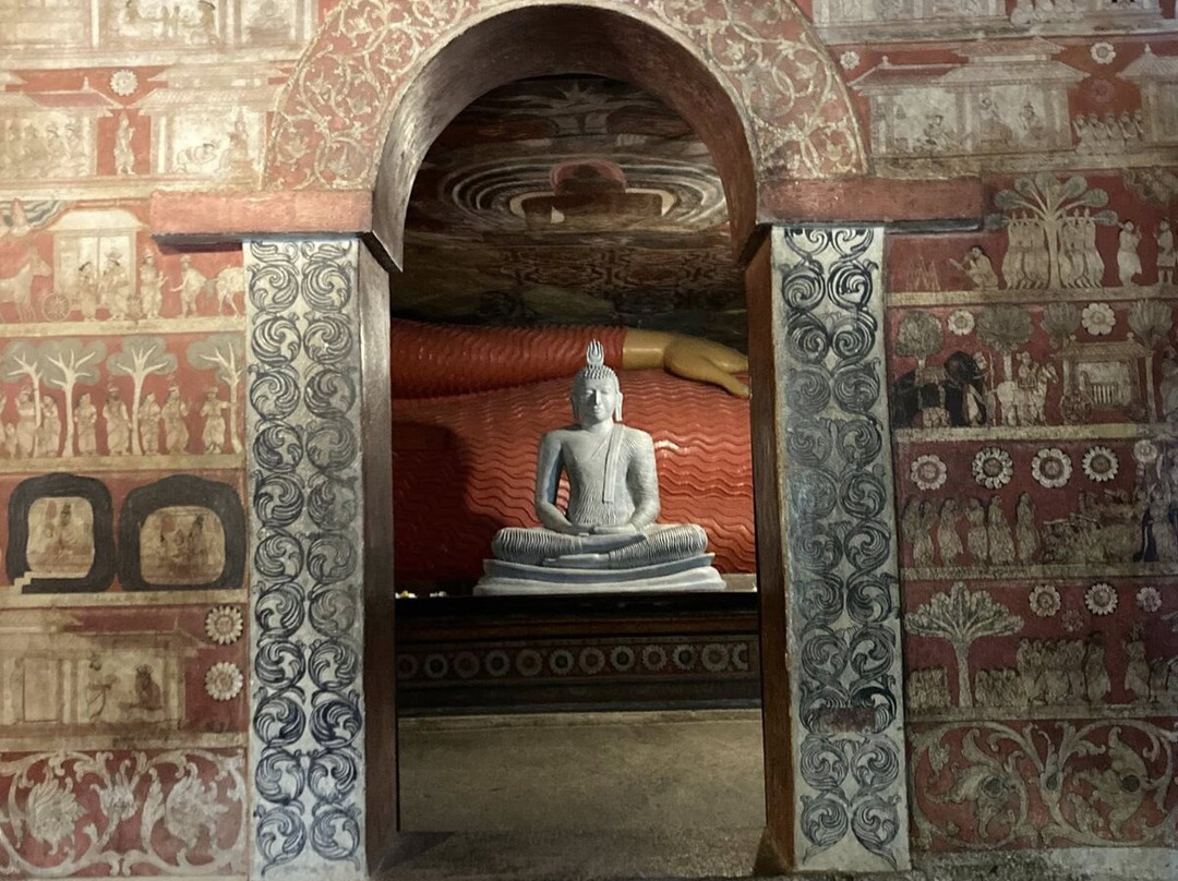 Dazzling Tours-康提必去景点