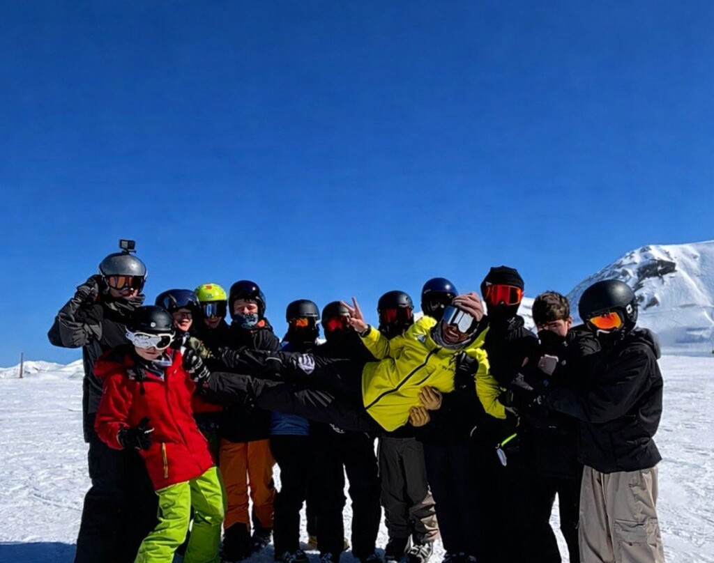 Firstrax Ski & Snowboard School-莱德萨阿尔卑斯必去景点