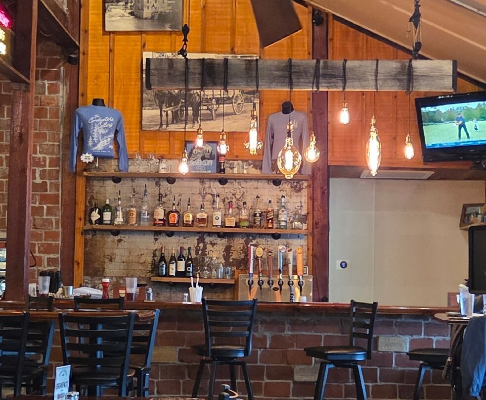 Undercliff Grill & Bar-乔普林必去景点