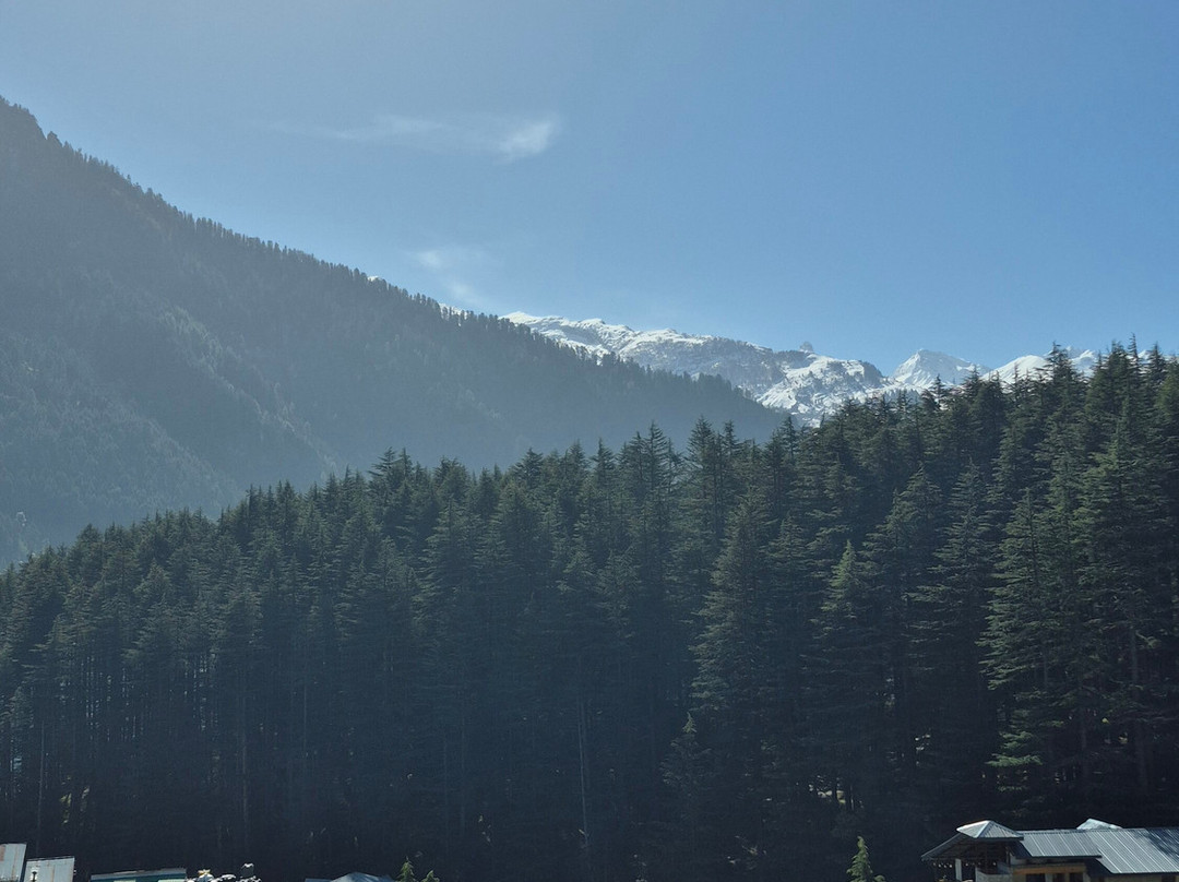 马拉里果园草坪酒店主图