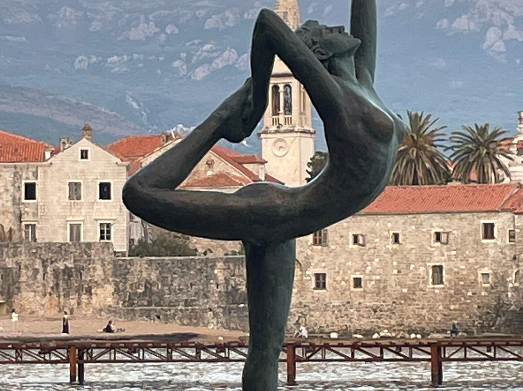 Budva Dancing girl-布德瓦必去景点
