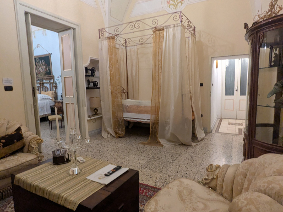 Palazzo vescovile castro-Castro必去景点
