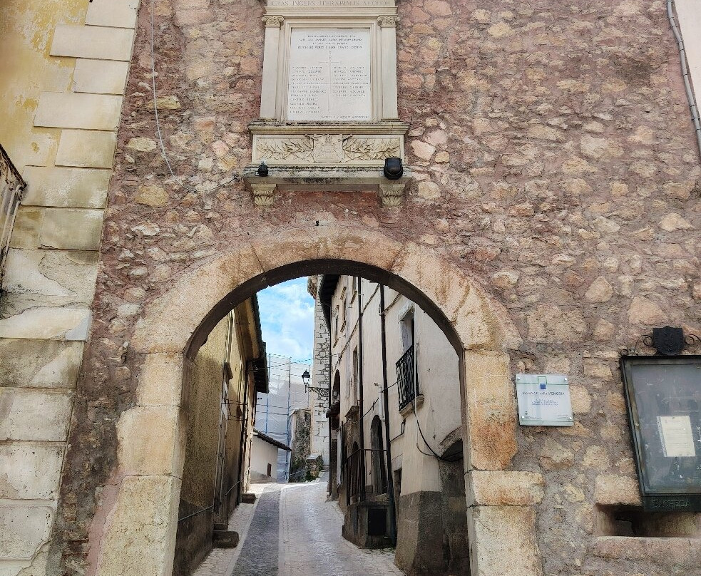 Borgo Medievale di Fontecchio-Fontecchio必去景点