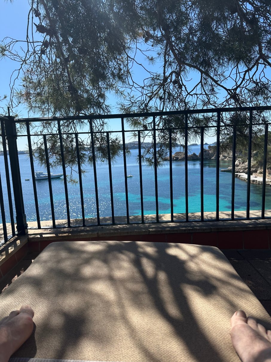 卡拉福内尔斯酒店-旅行者