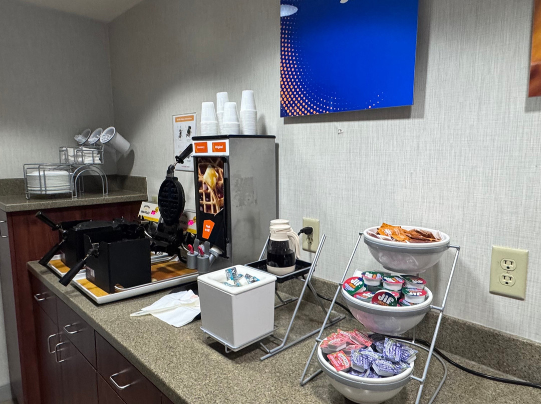 独立城舒适套房酒店-堪萨斯城主图