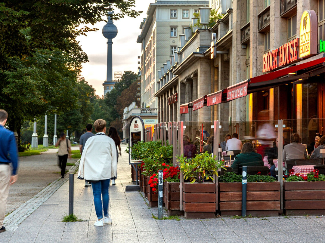 BLOCK HOUSE Karl-Marx-Allee