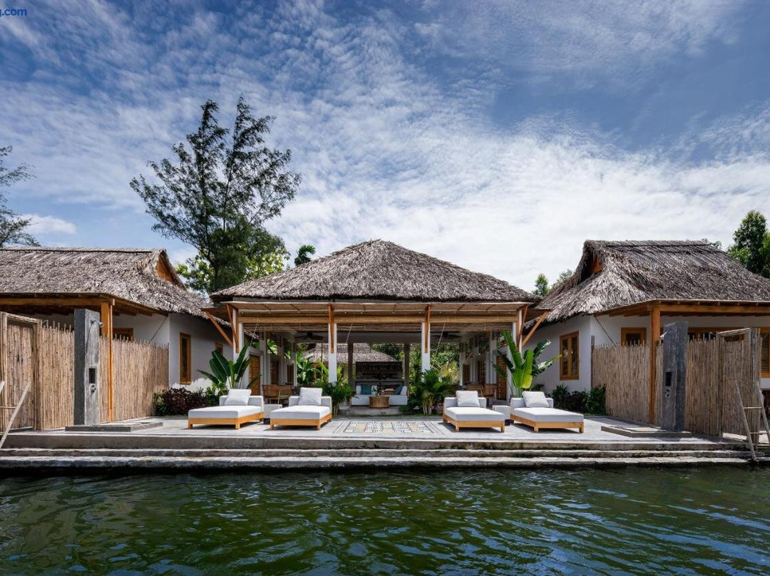 CHI-BU Riverside Resort