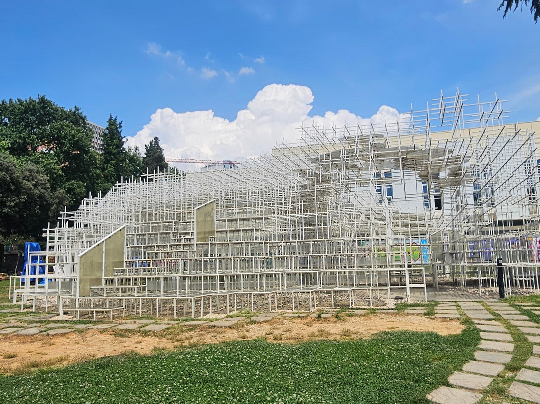 Reja "The Cloud"-地拉那必去景点