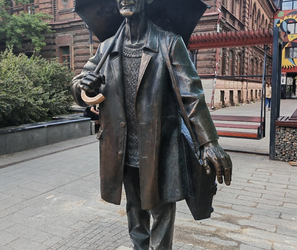 Monument to the painter Andrew Pozdeev-克拉斯诺亚尔斯克必去景点