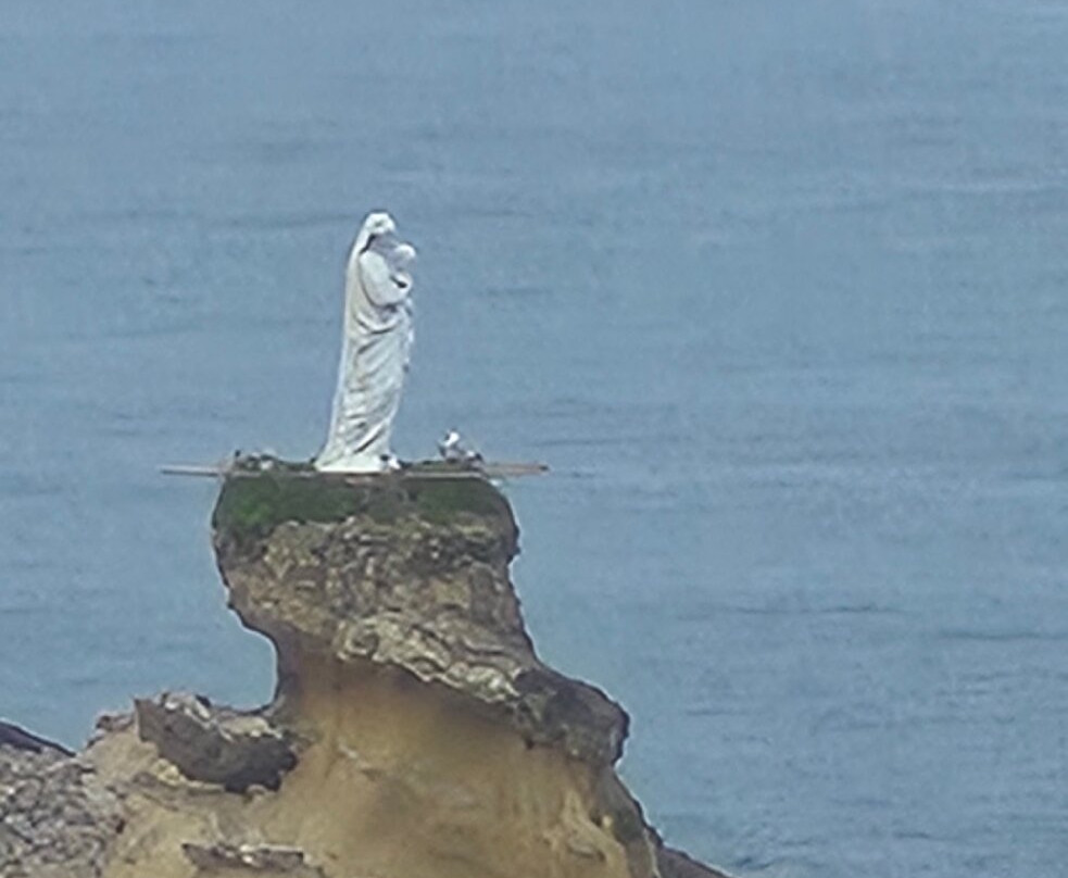 Rocher de la Vierge-比亚里茨必去景点