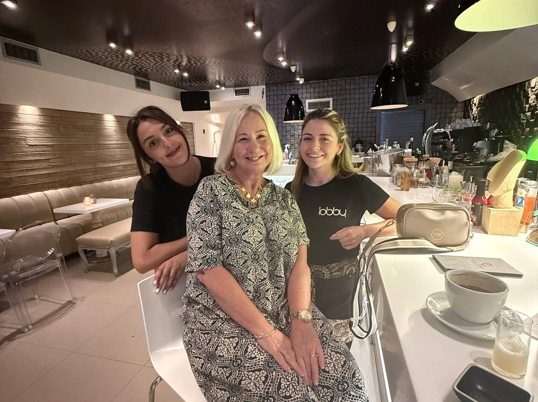 布尔兹酒店主图