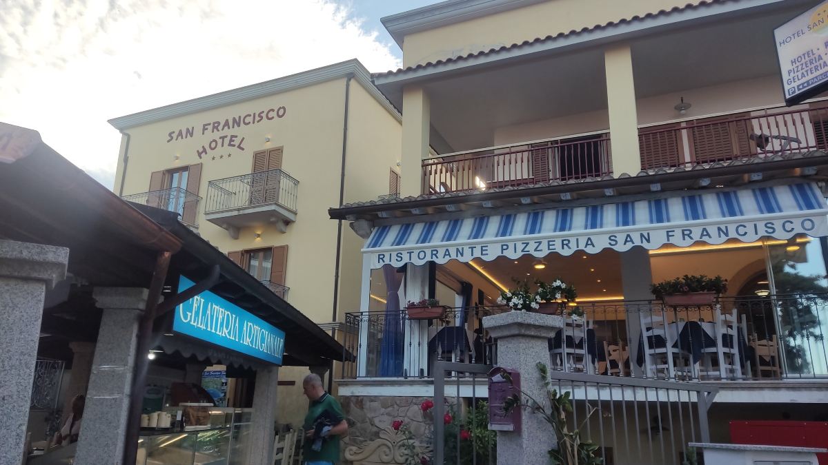 圣法兰西丝科酒店-旅行者