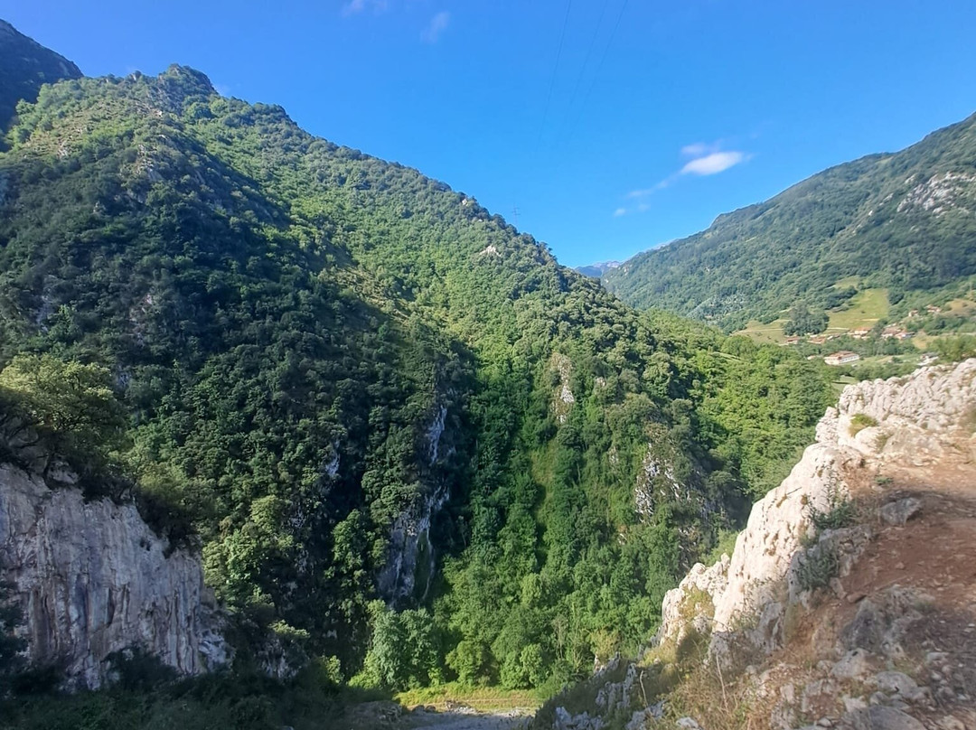 Ruta De Las Xanas-Villanueva De Santo Adriano必去景点