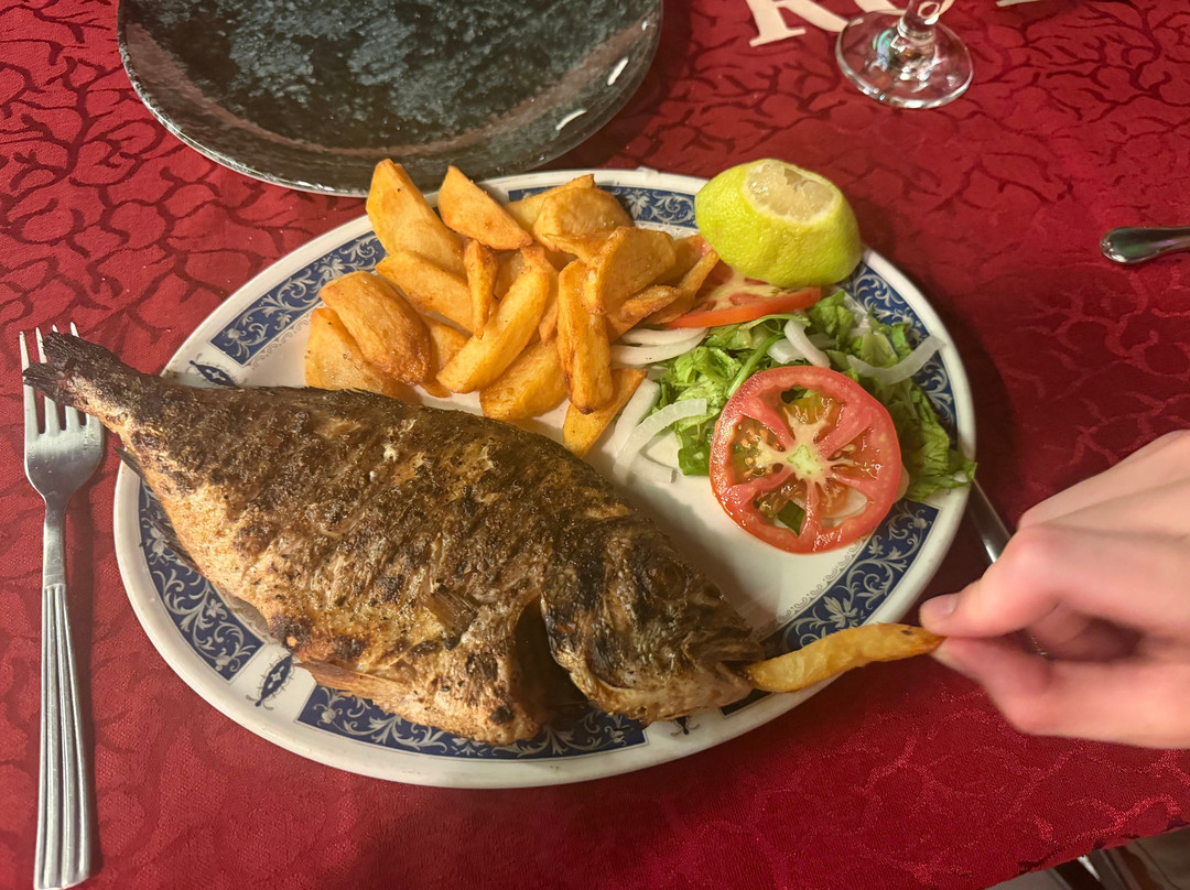 Royal Moon Restaurant & Bar