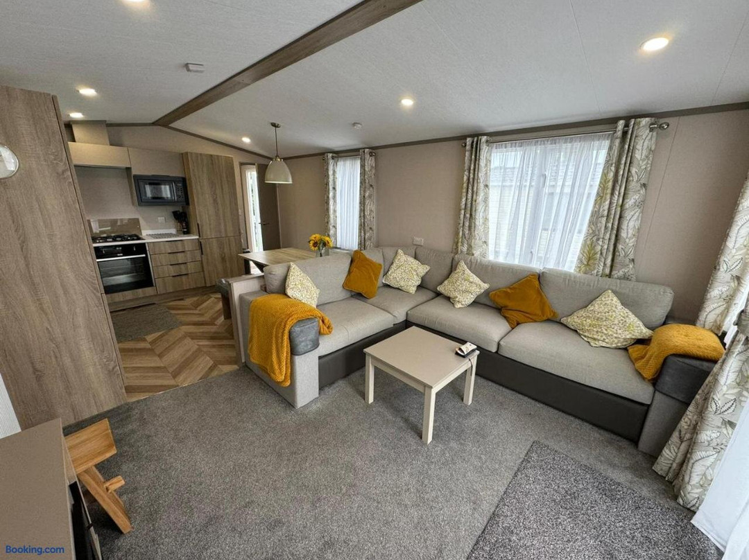 Golden Palm Resort - The Stonewood - Coastal Caravan Breaks
