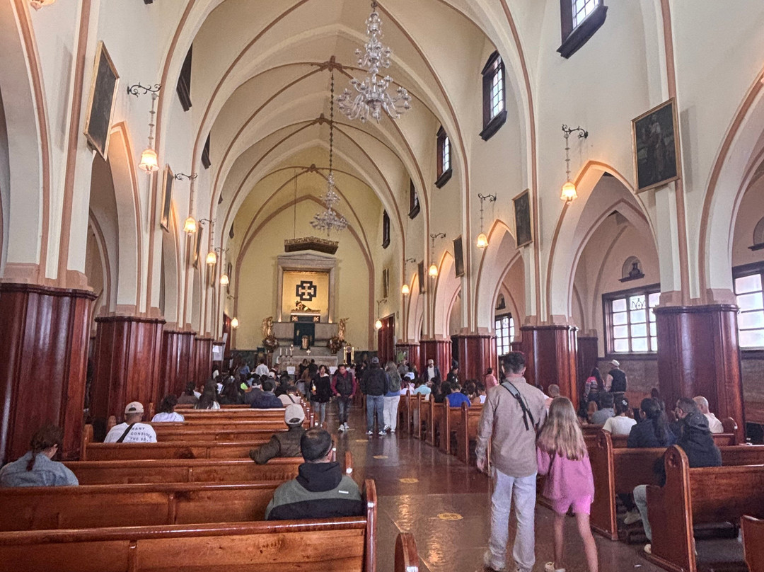 Iglesia Basilica del Señor de Monserrate-波哥大必去景点