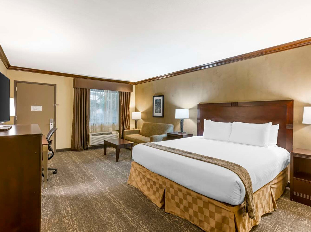 Springer酒店住宿-Best Western Plus Raton Hotel