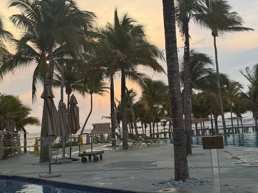 The Fives Beach Hotel & Residences主图