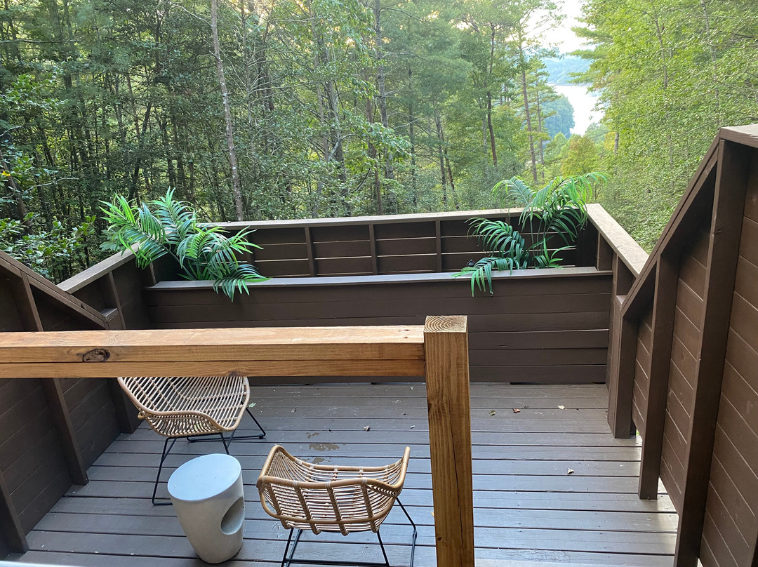 Lakeview at Fontana Inn & Treetop Soaking Cabanas主图