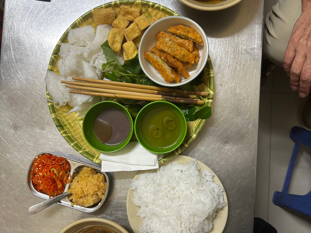 Chef Duyen's Home Cooking Classes & Tours-Ba Dinh必去景点