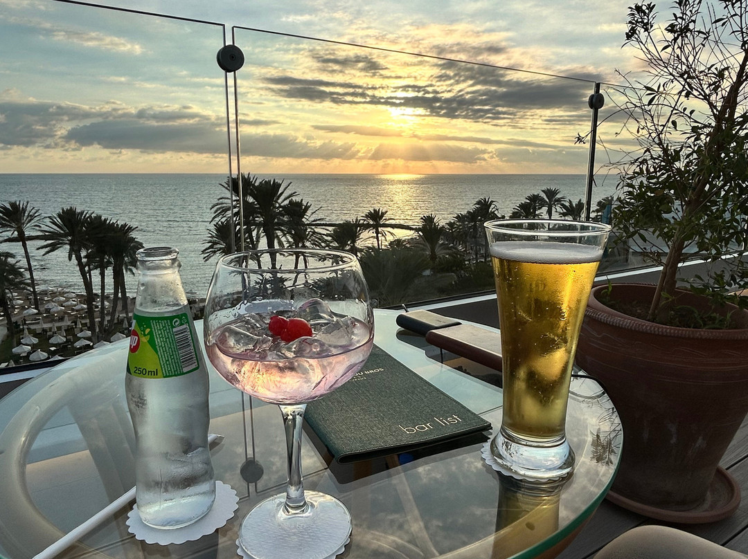 Constantinou Bros Pioneer Beach Hotel主图