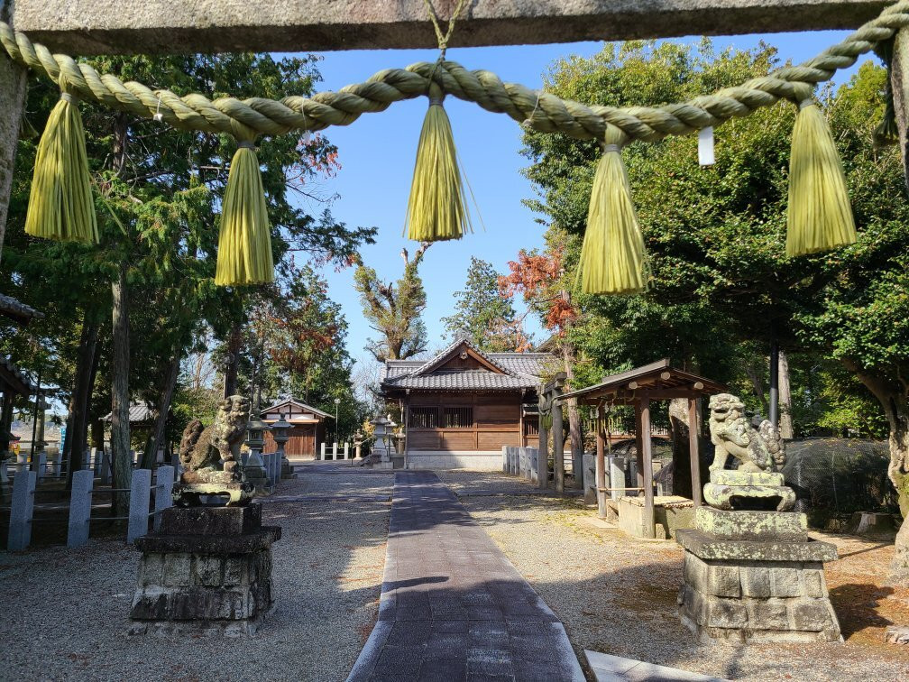Uchi Shrine景点图片