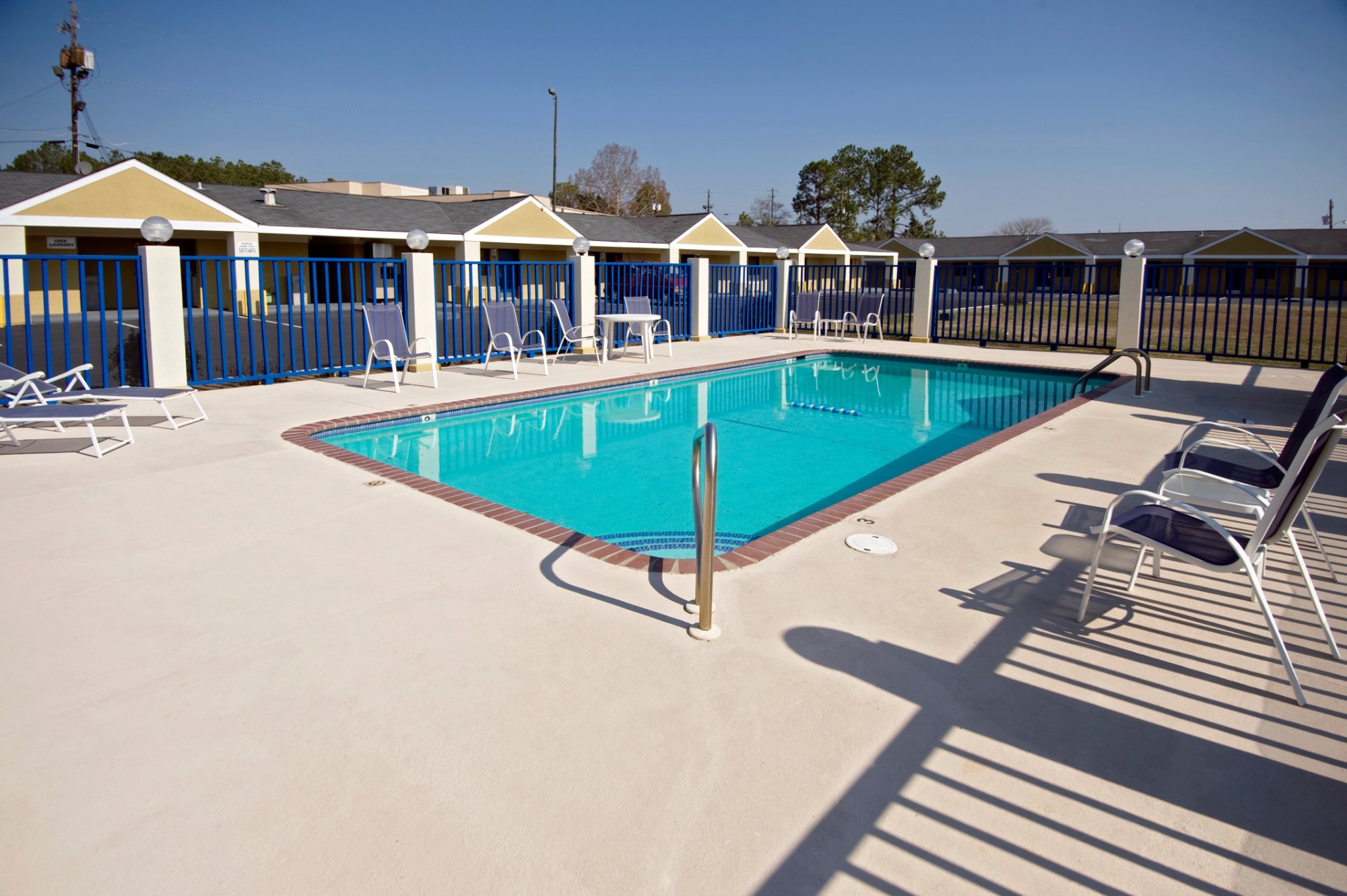 Rodeway Inn & Suites-官方