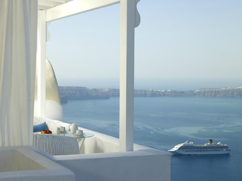 伊里欧瓦西里玛套房酒店