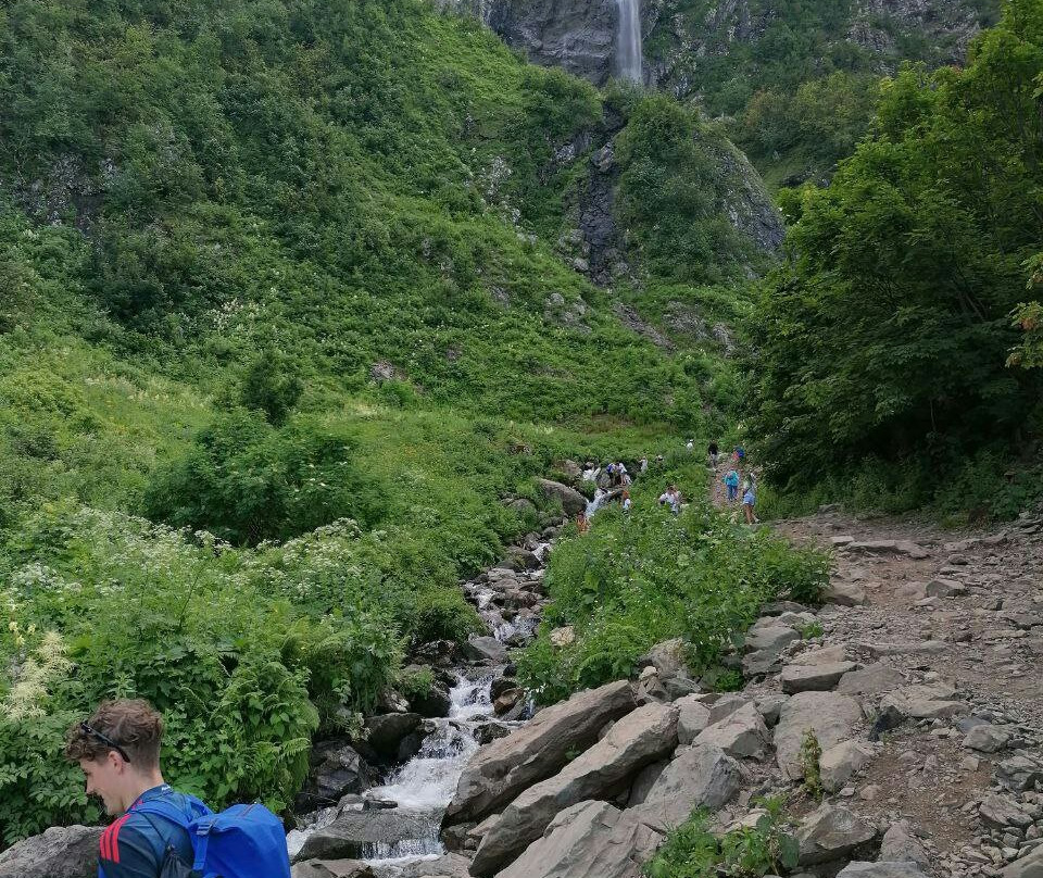 Polikarya Waterfall-Esto-Sadok必去景点