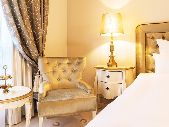 Victor's Residenz Hotel Schloss Berg主图