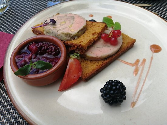 Chateau Lacaze Hotel Restaurant主图