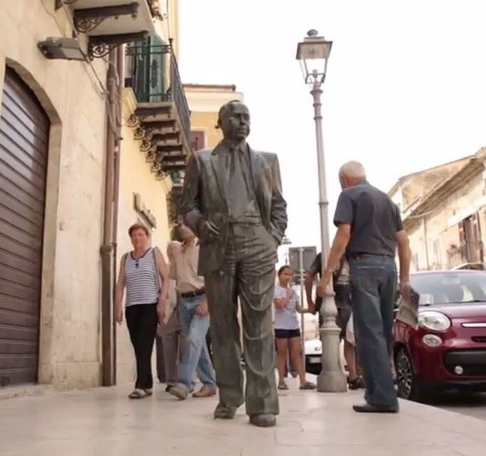 Statua di Leonardo Sciascia景点图片