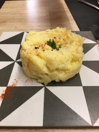 Hostal El Pozo主图