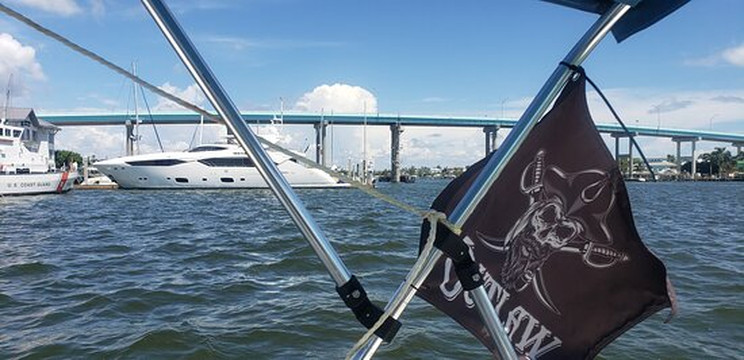 Outlaw Charters FMB-迈尔斯堡海滩必去景点