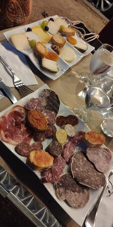 特罗巴达酒店主图