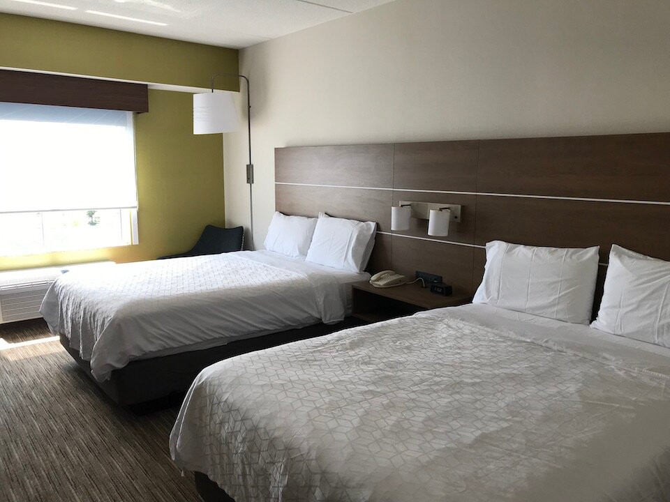 渥太华机场智选假日套房酒店主图