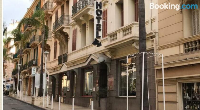 Azur Hotel主图