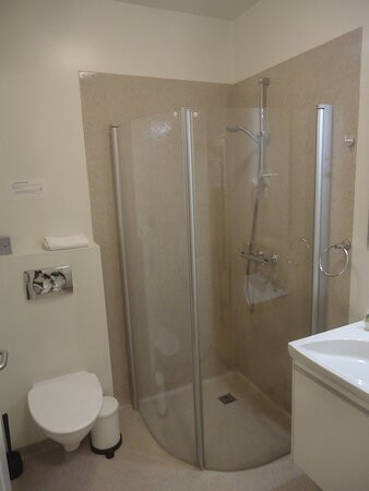 哈利乡村酒店主图